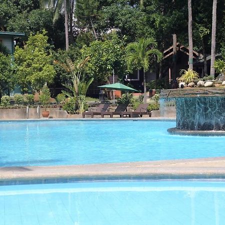Batangas Country Club Hotell Exteriör bild
