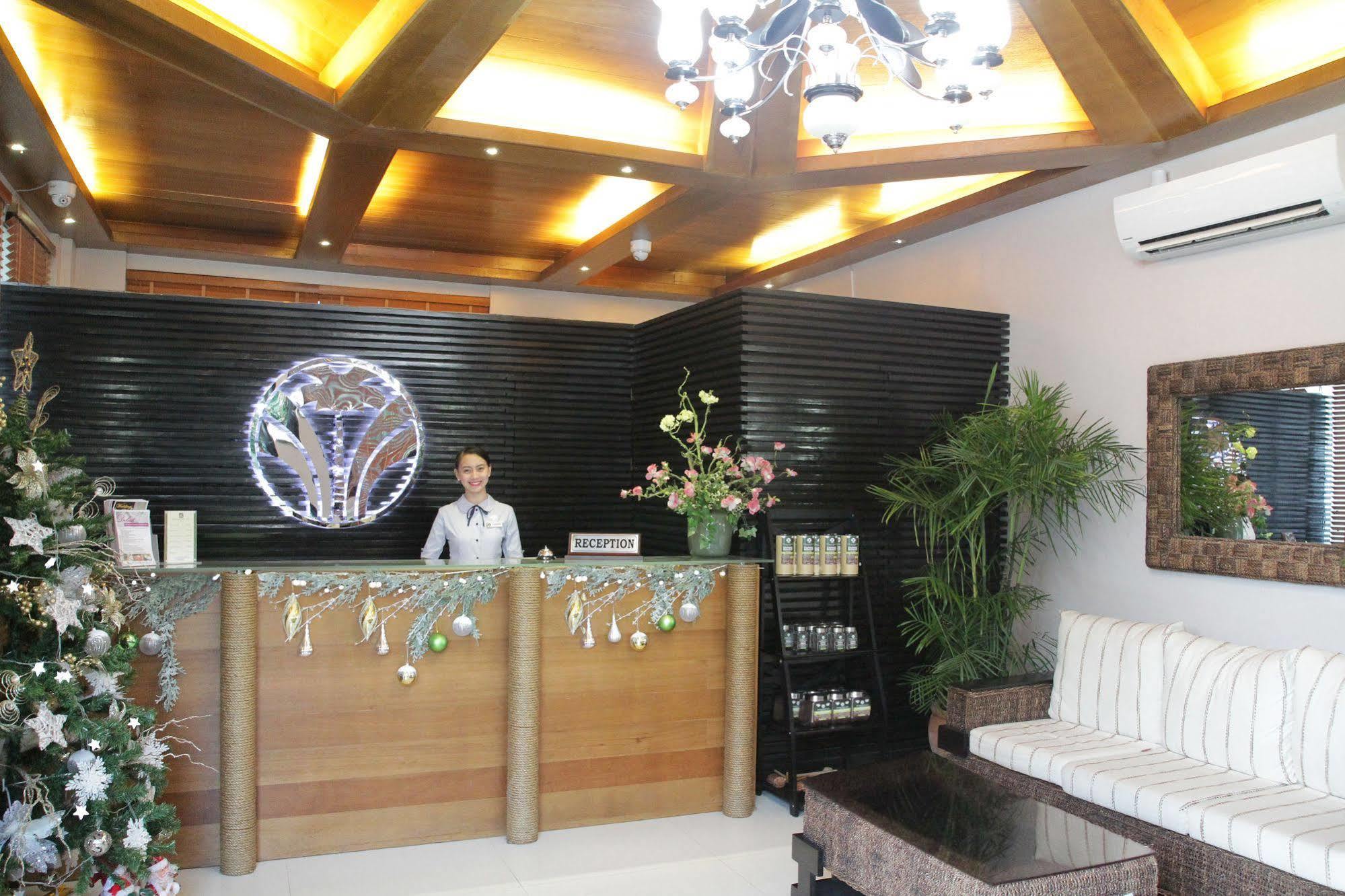 Batangas Country Club Hotell Exteriör bild